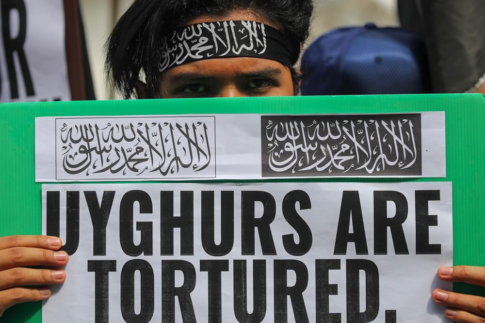 Cina: il genocidio degli uiguri